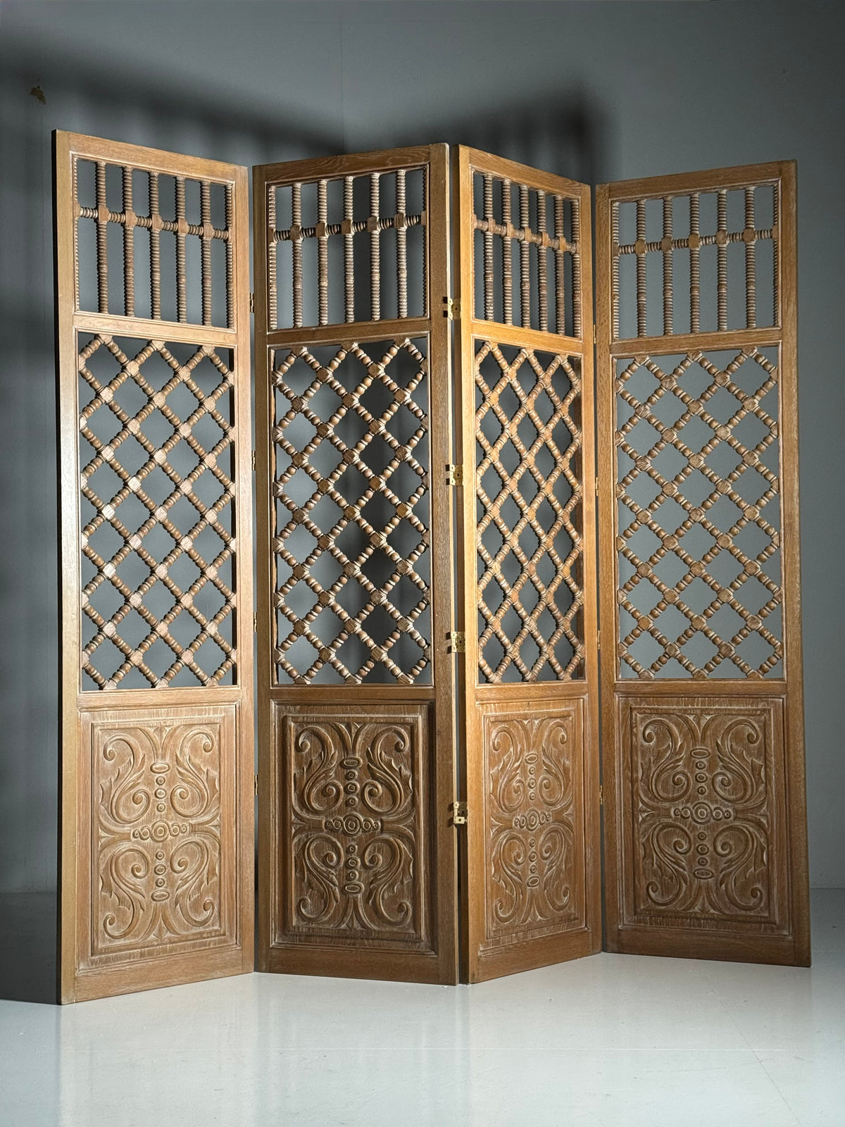 Huge classic folding screen