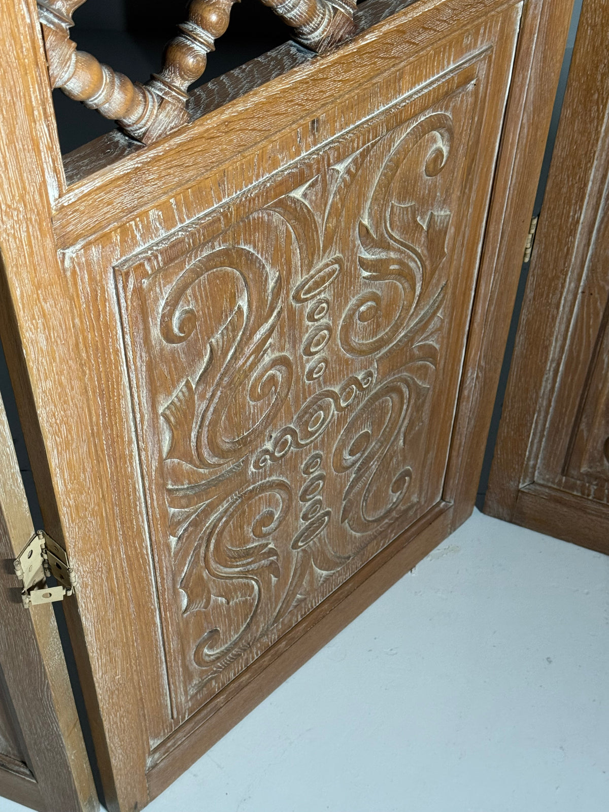 Huge classic folding screen