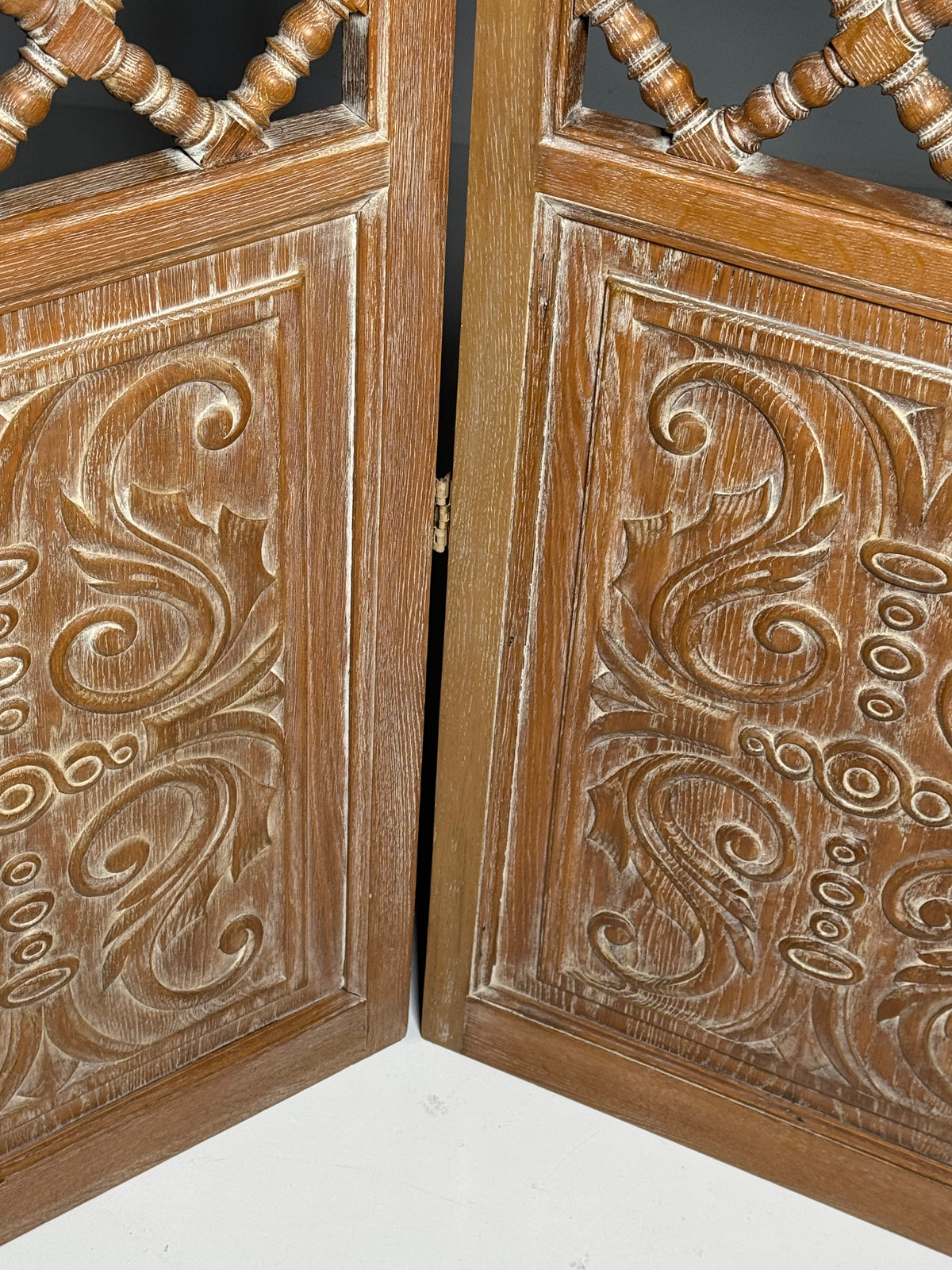 Huge classic folding screen