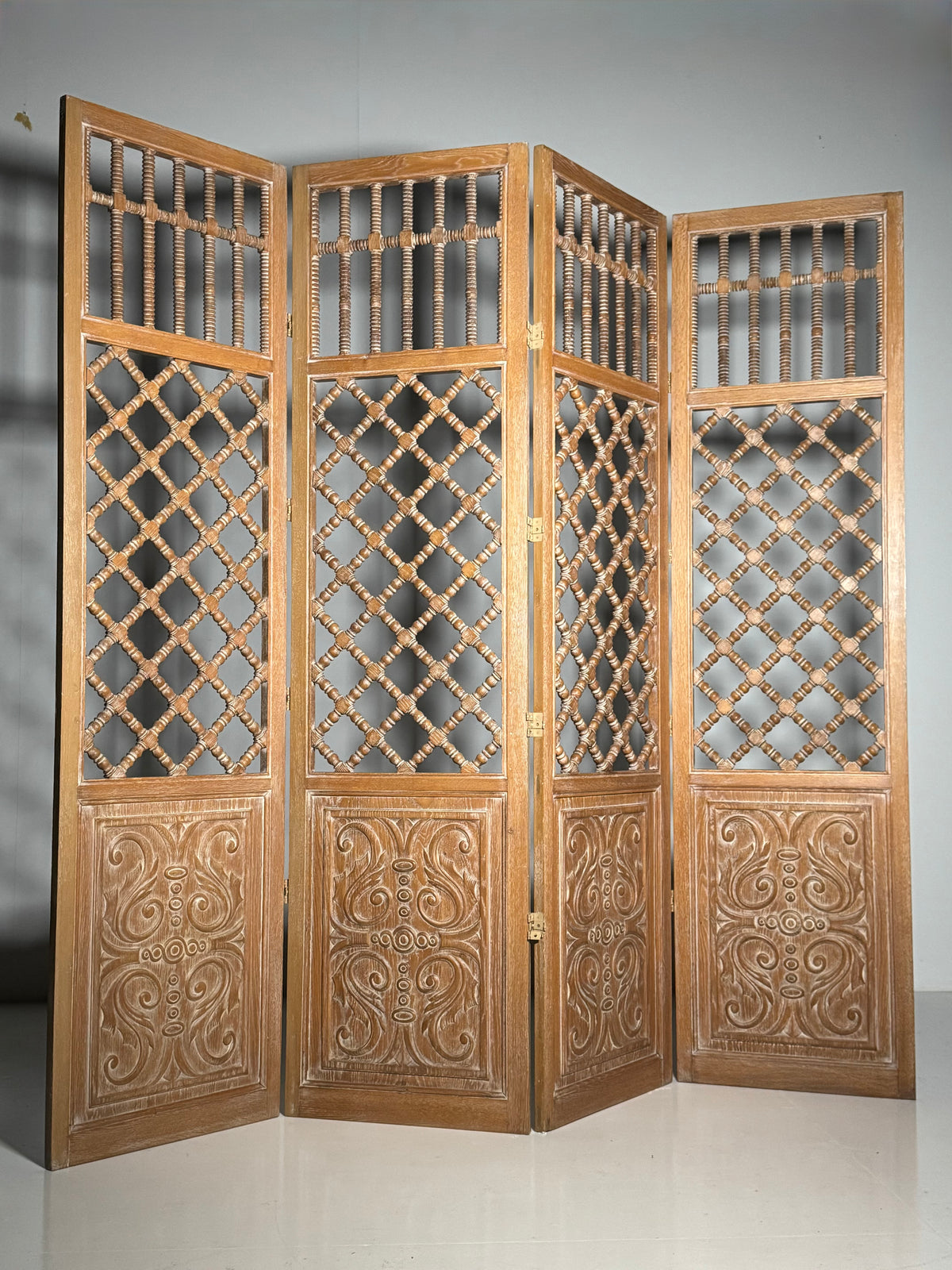 Huge classic folding screen