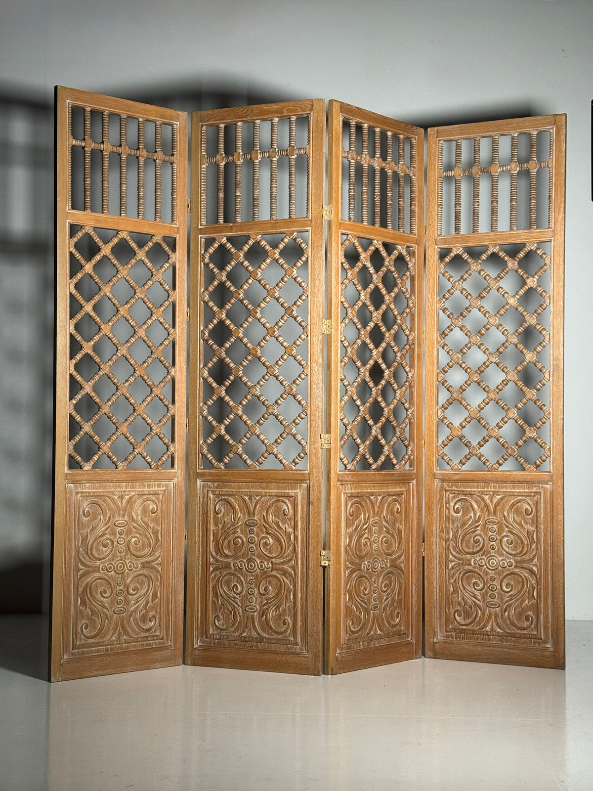 Huge classic folding screen