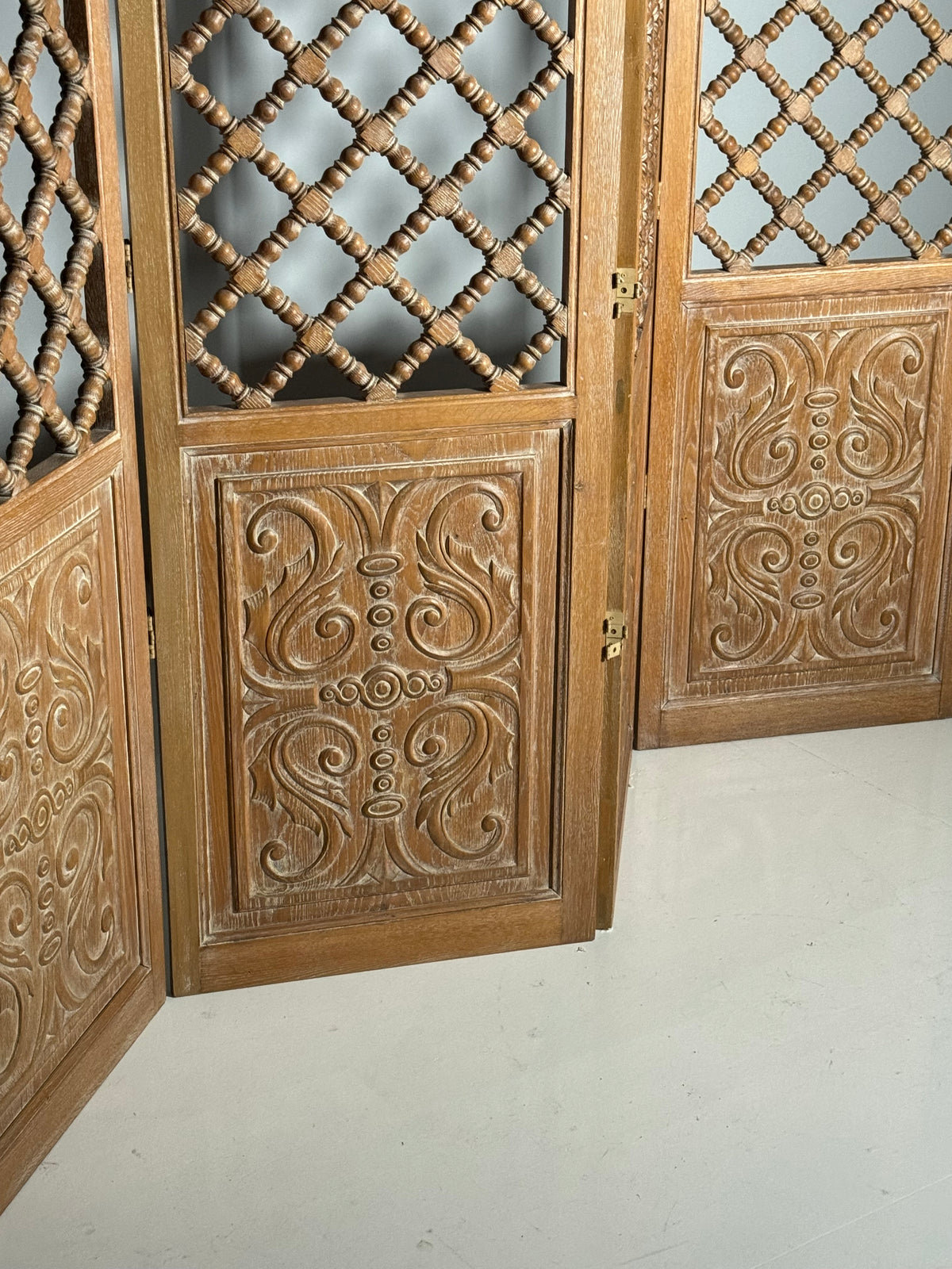 Huge classic folding screen