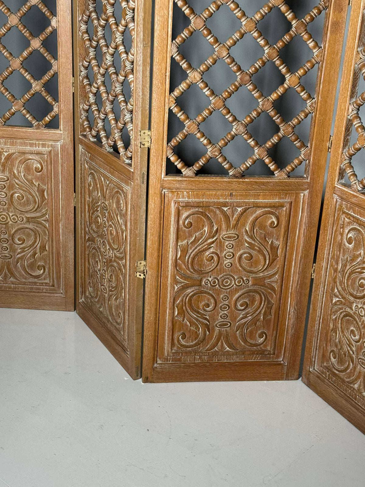 Huge classic folding screen
