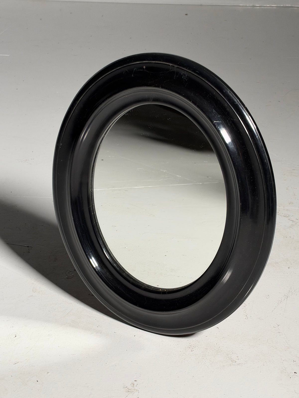 Pair of oval mirrors, 19th century